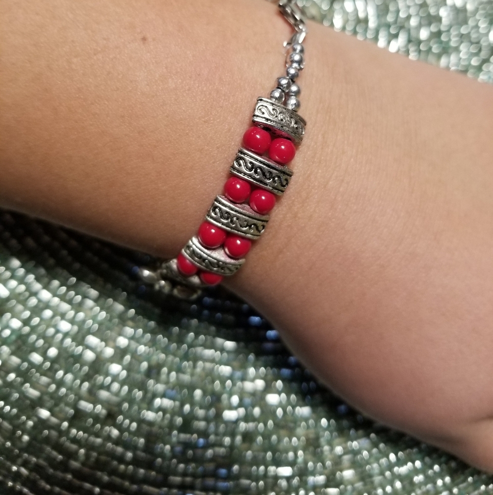 Bracelet. - Picture 2 of 3